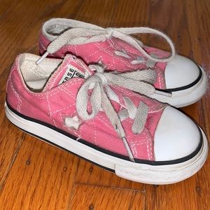 Converse Pink Low Top Lace Up Sneakers with Star Detail - Toddler Size 8